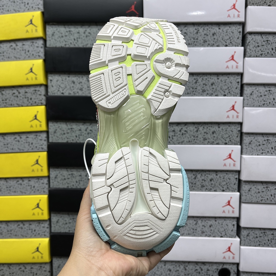 Balenciaga BLCG Runner - Image 30