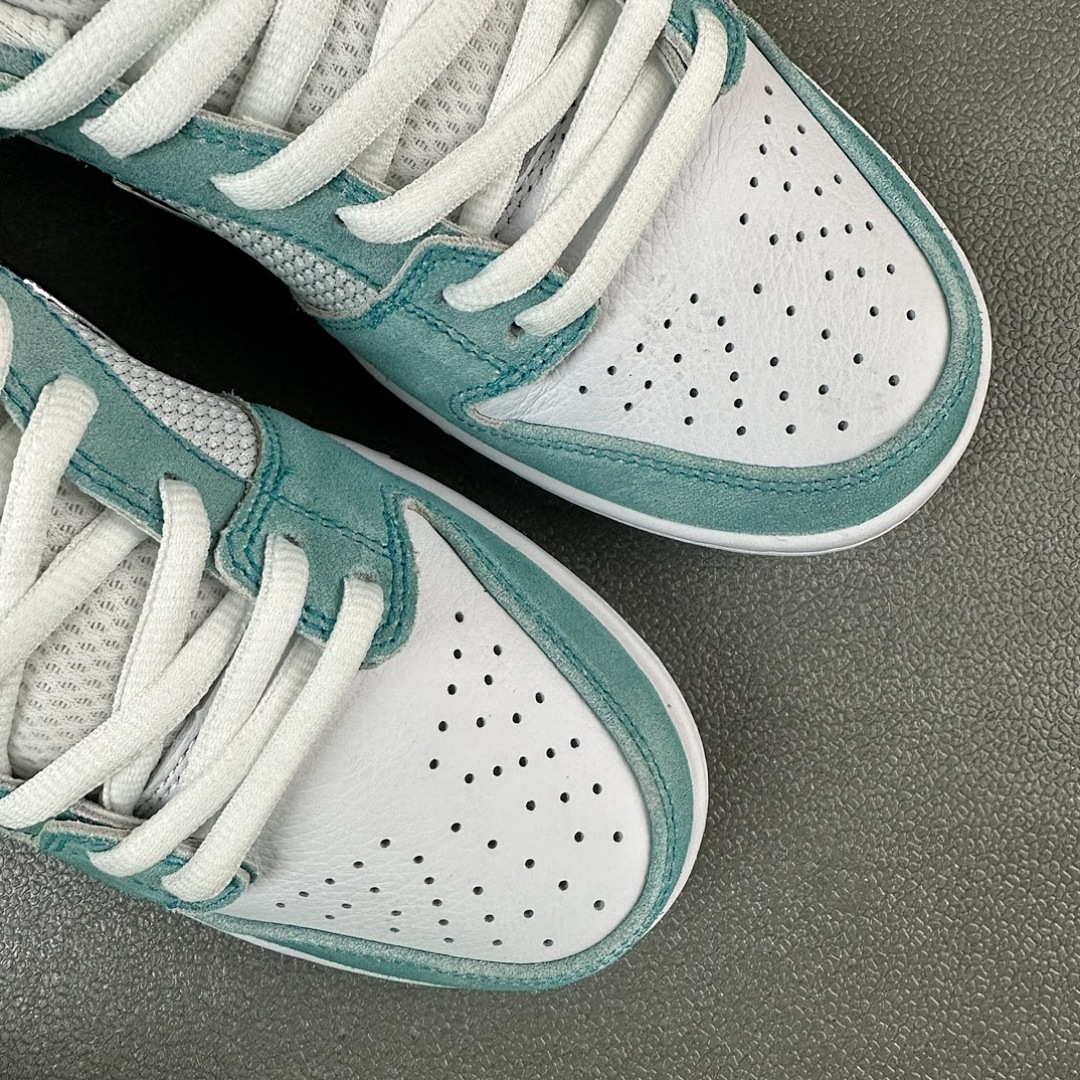 Nike SB Dunk Low April Skateboards - Image 8