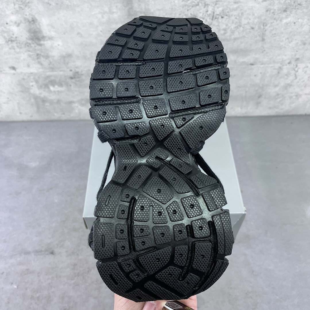 Balenciaga 3XL Extreme Lace - Image 3