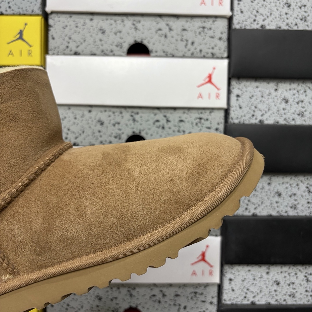 UGG Classic 3352 Buckle Mid -6422 - Image 2