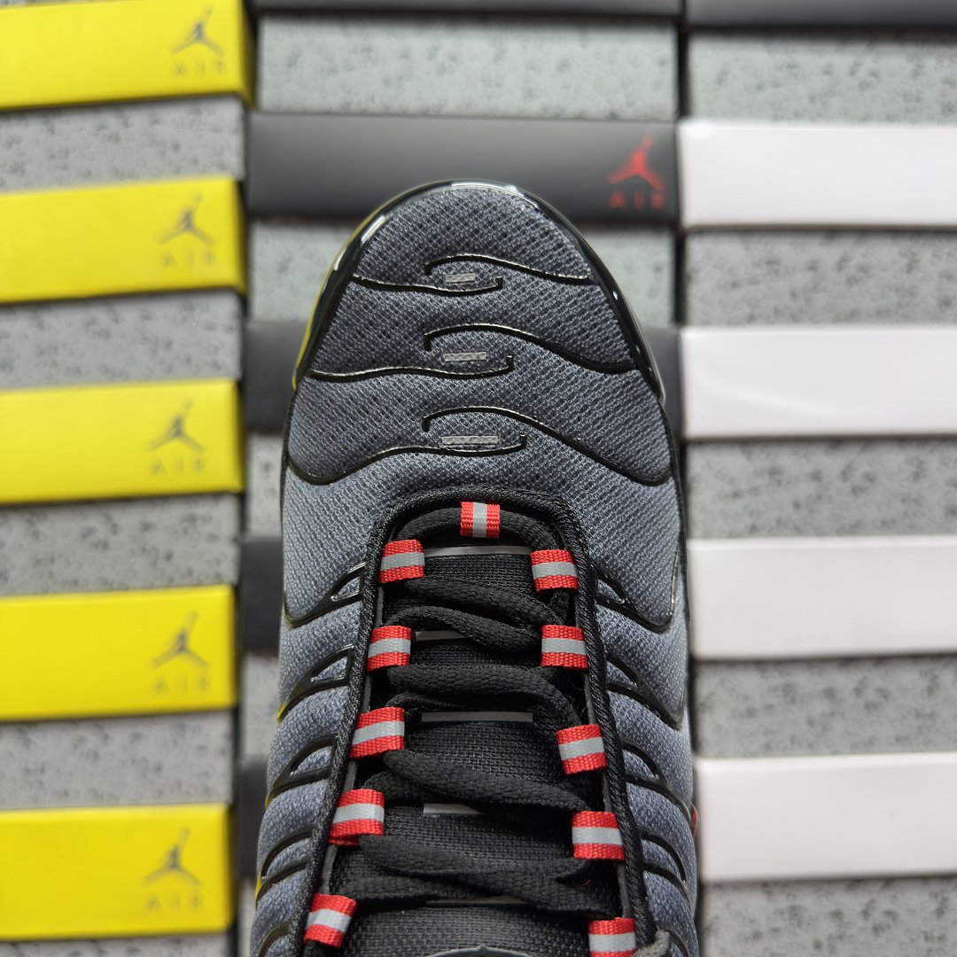 Nike Air Max Plus Black Gradient (Red) - Image 5