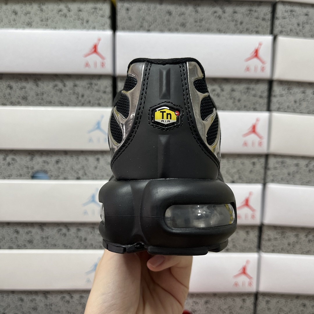Nike Air Max Plus SE Black Chrome - Image 3