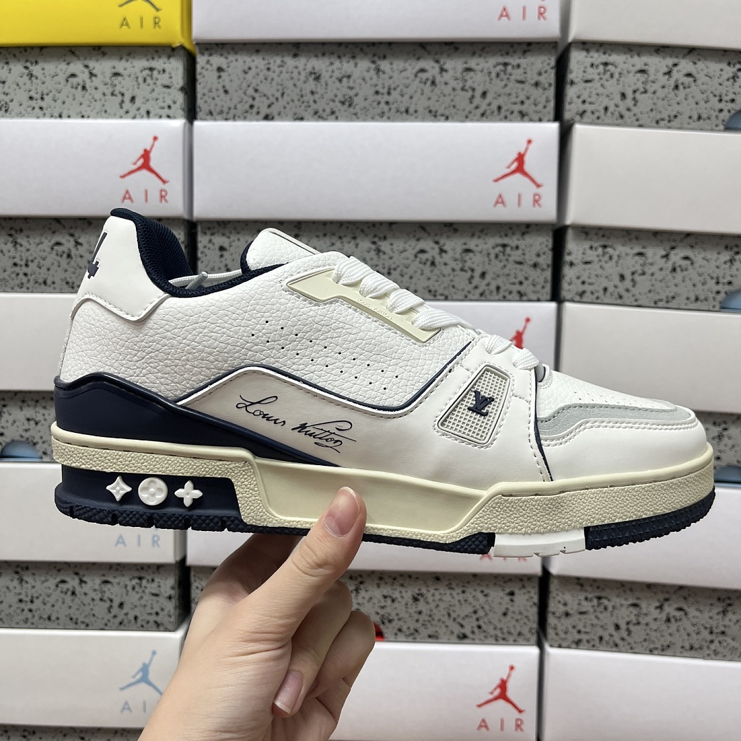 Louis Vuitton Trainer V2-06 - Image 5