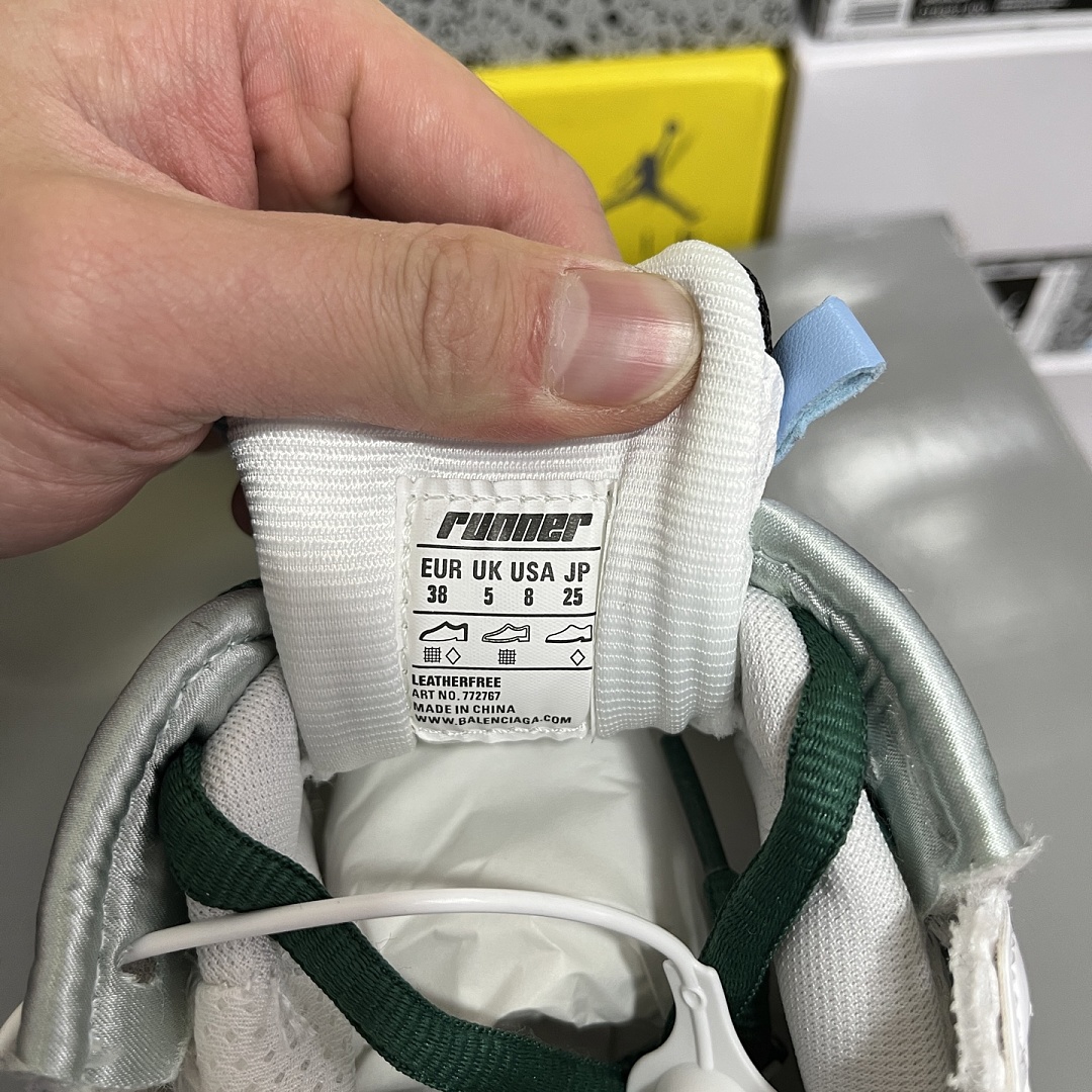 Balenciaga BLCG Runner 7.5 - Image 2