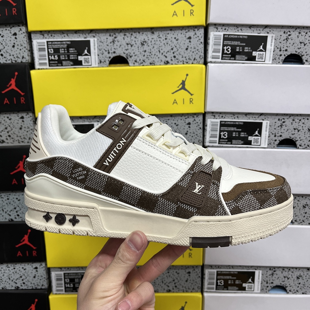 Louis Vuitton Trainer 1-08 - Image 4