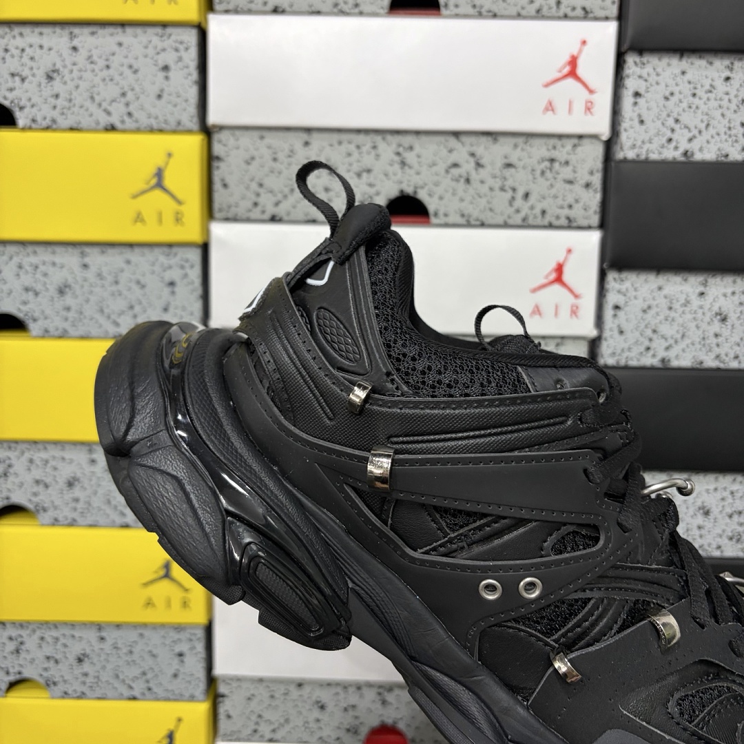 Balenciaga Track - Image 3