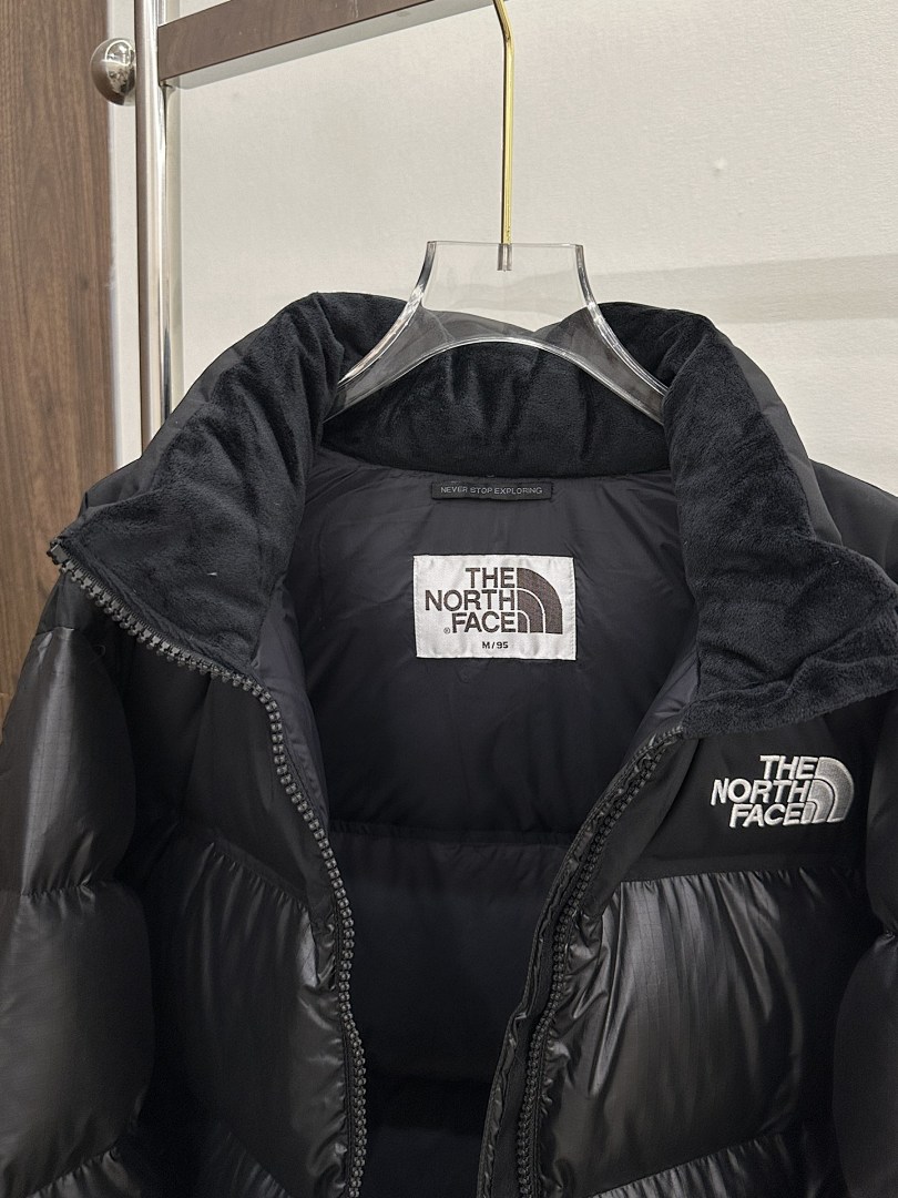 Chanel The North Face White Label Novelty Nuptse Down Jacket (Asia Sizing) - Image 3