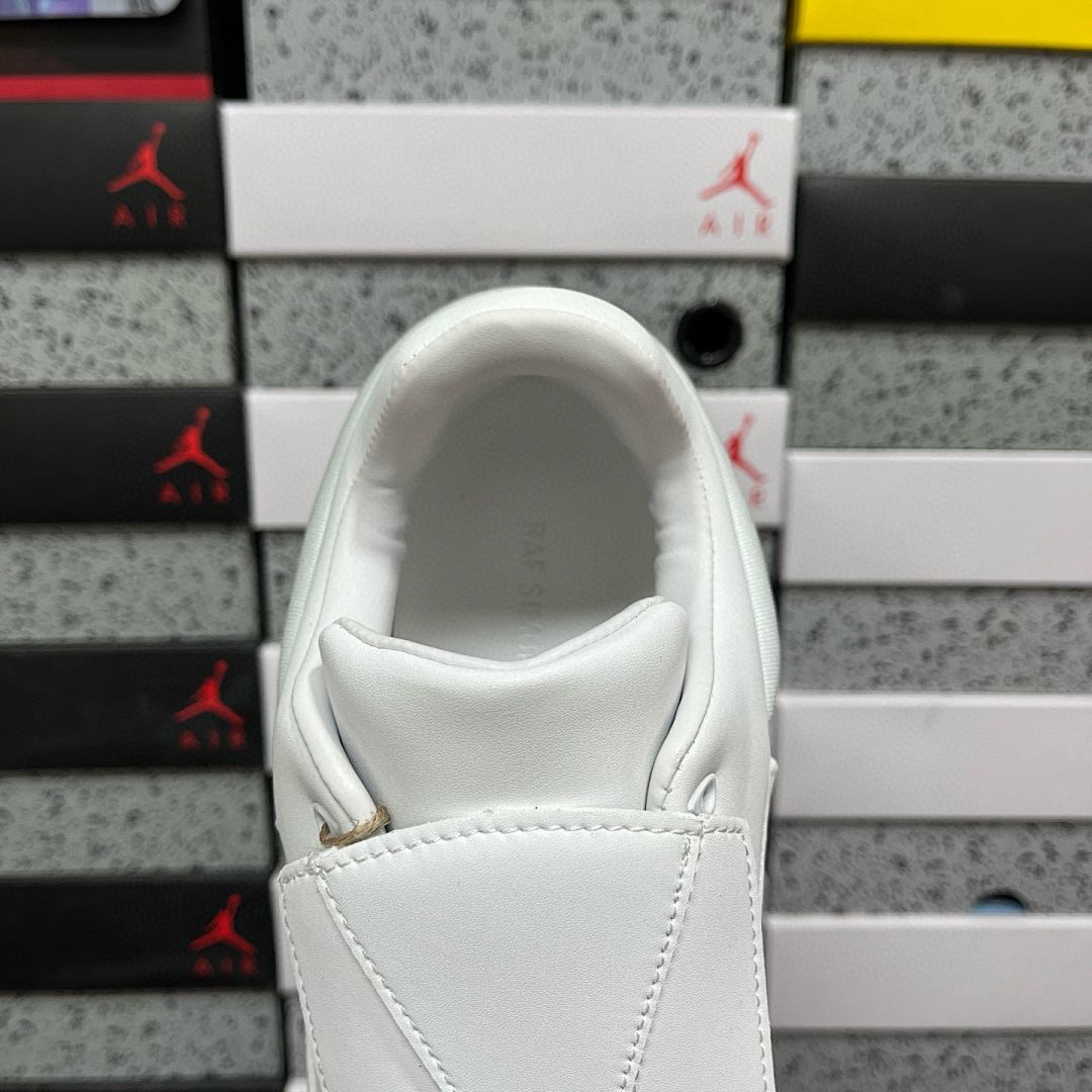 On Running Raf Simons Antei Low Top Wgite - Image 6