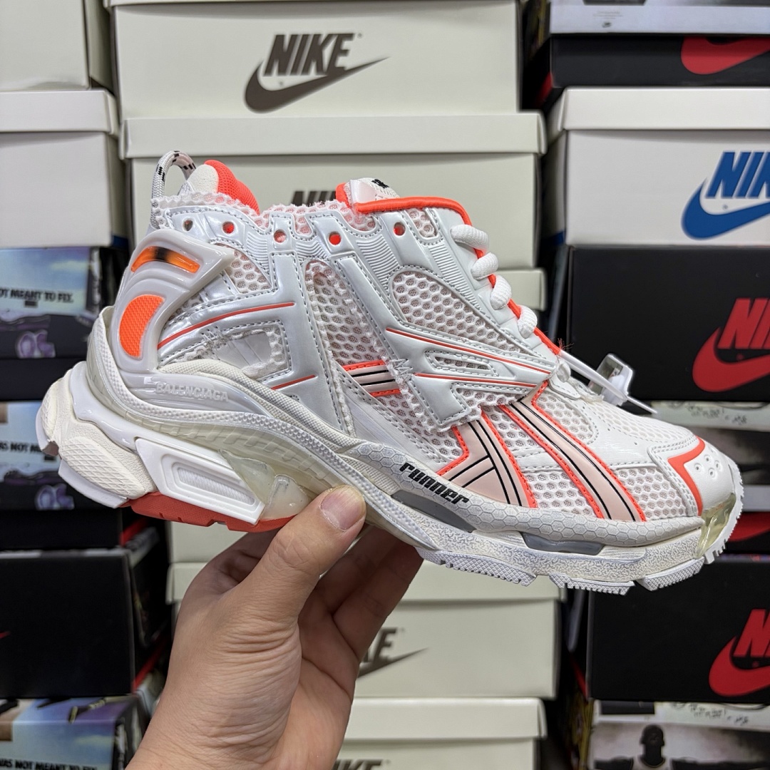 Balenciaga BLCG Runner7.0 - Image 58