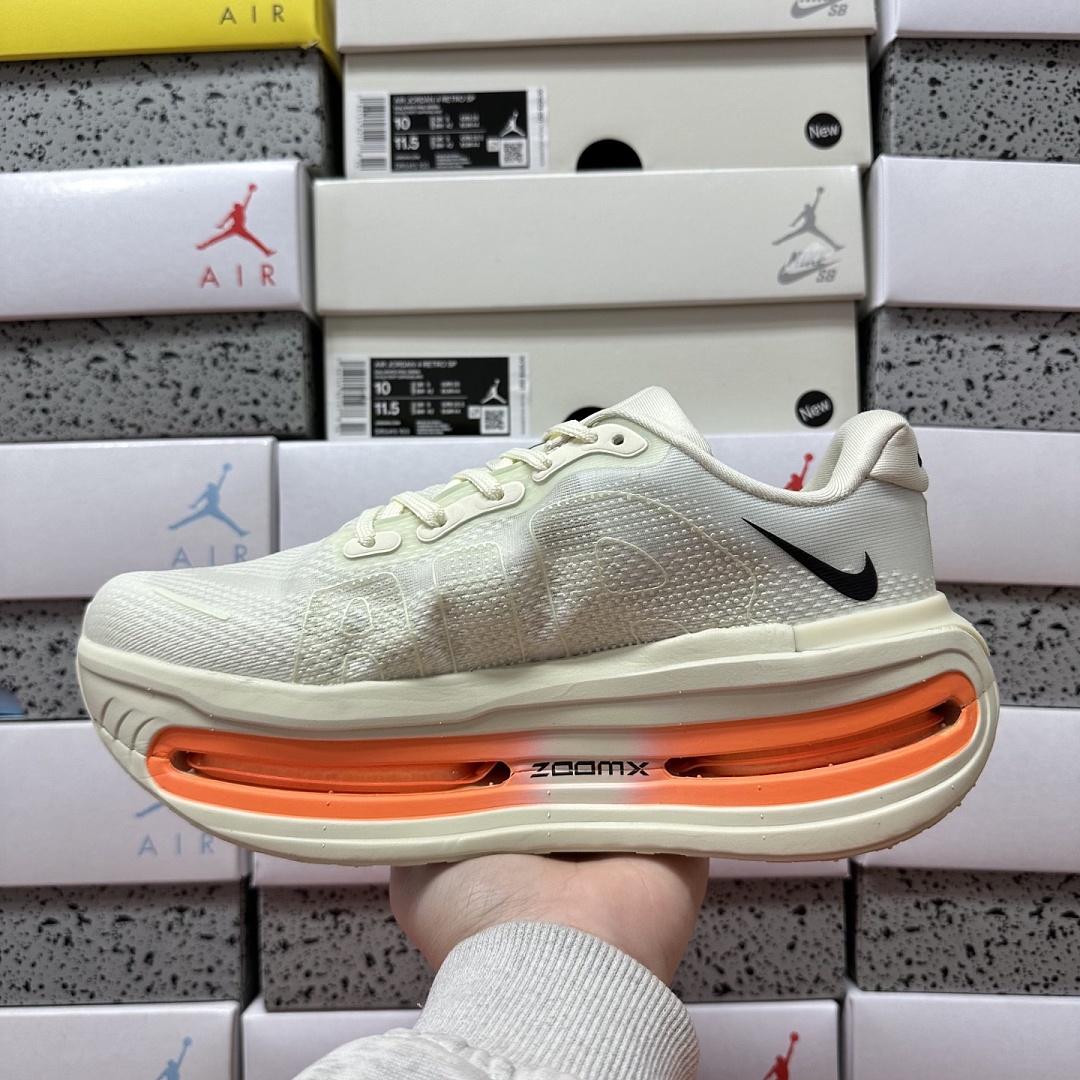 Nike Vomero Premium HQ2050-100 - Image 9
