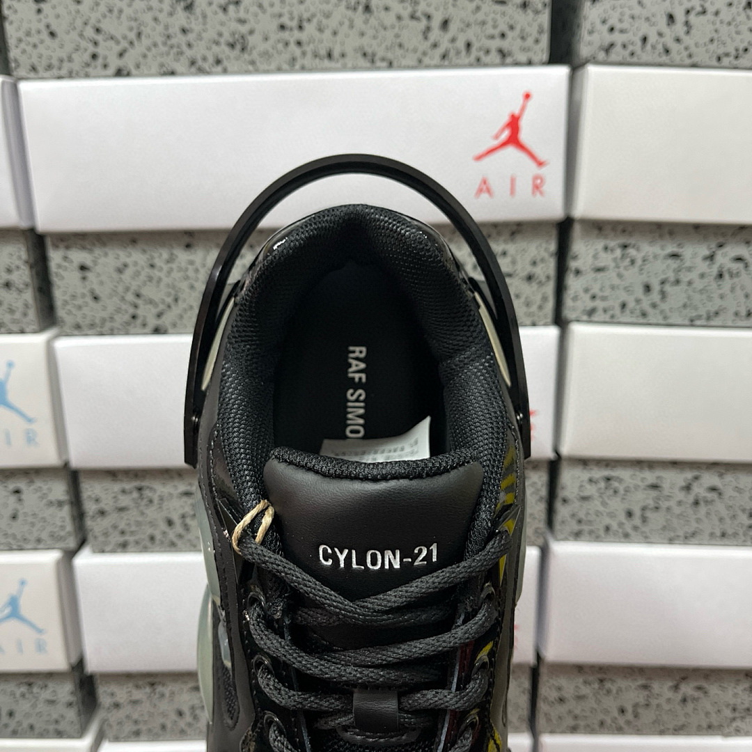 On Running Raf Simons Cylon-21 - Image 5