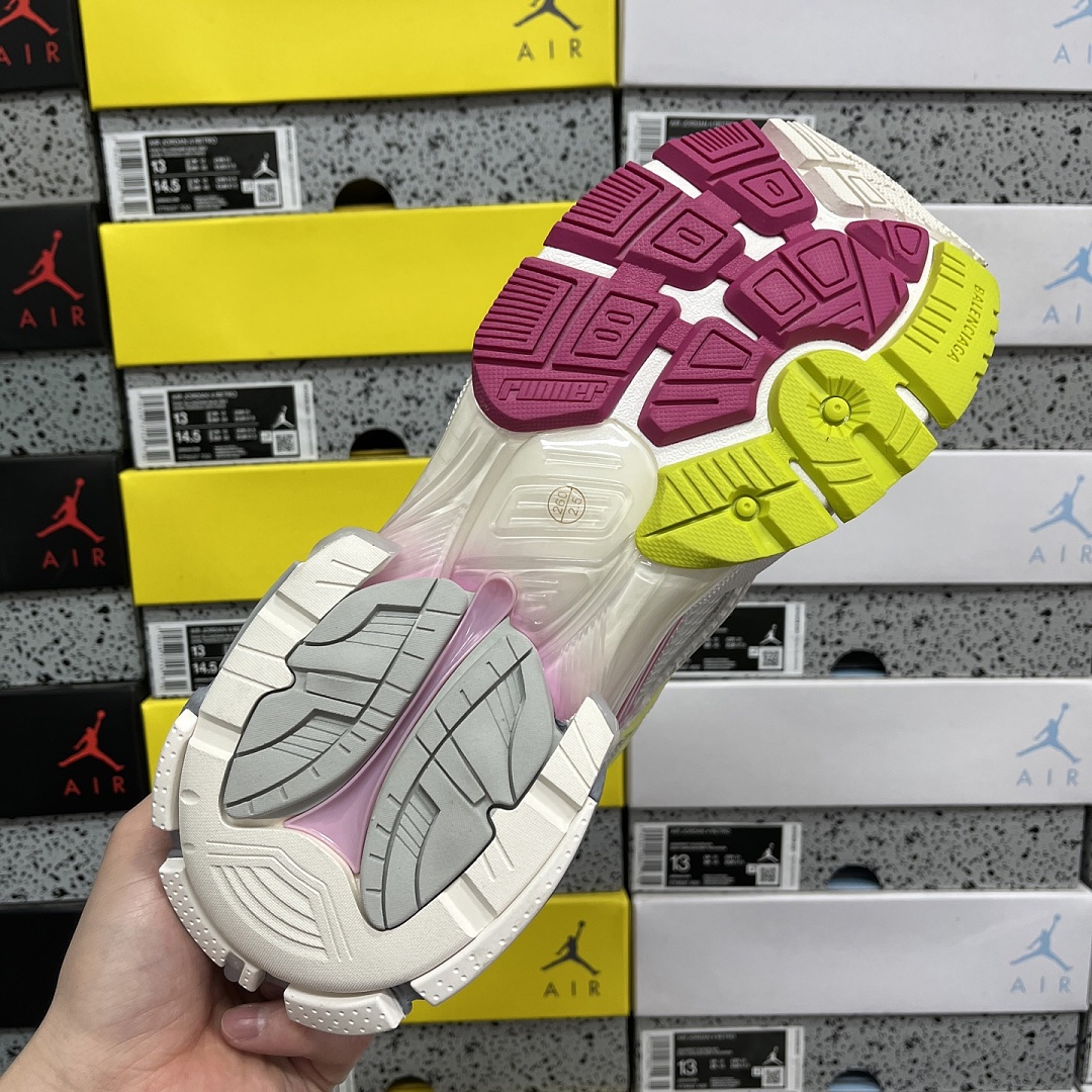 Balenciaga BLCG Runner 7.5 - Image 5