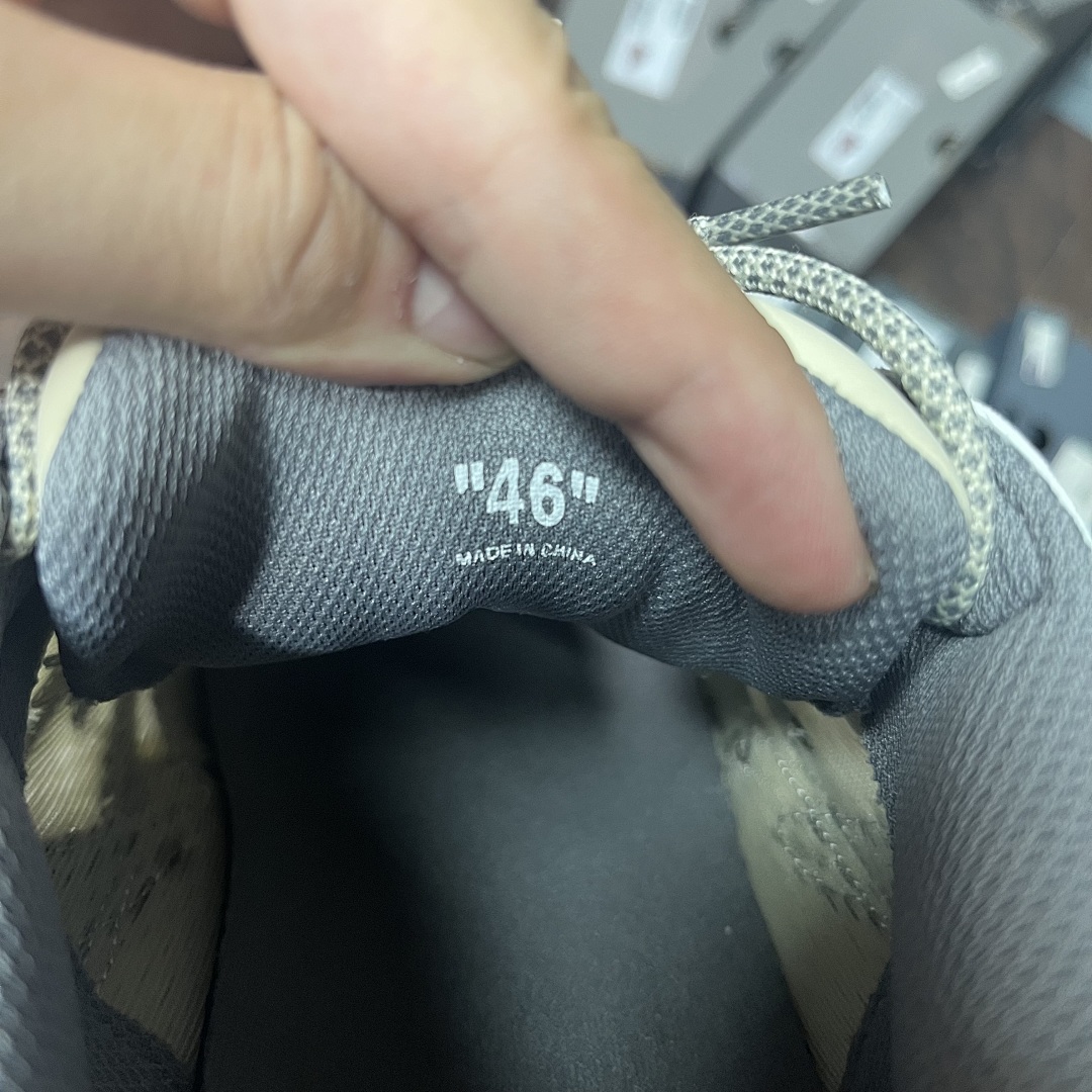 Off-White Be Right Back - Image 2