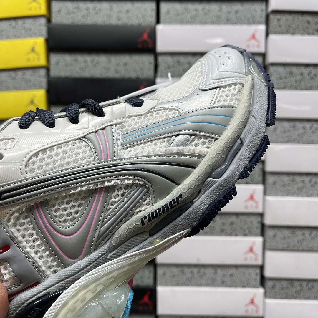 Balenciaga BLCG Runner 7.5 - Image 3