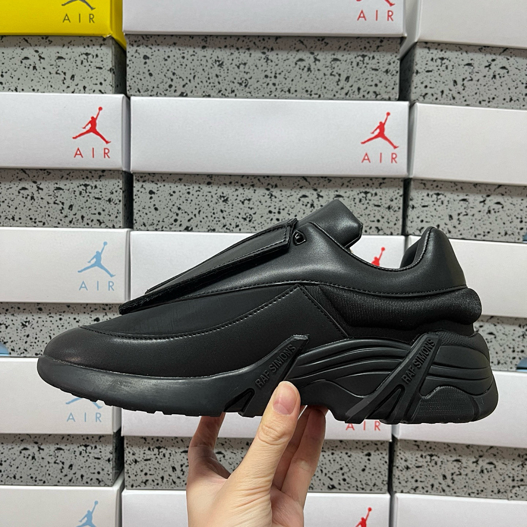 On Running Raf Simons Low Top (Black ANTEI) - Image 2