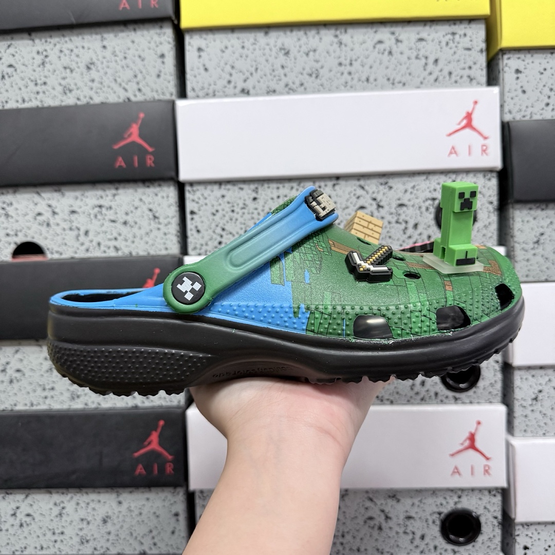 Crocs Classic Clog - Image 2