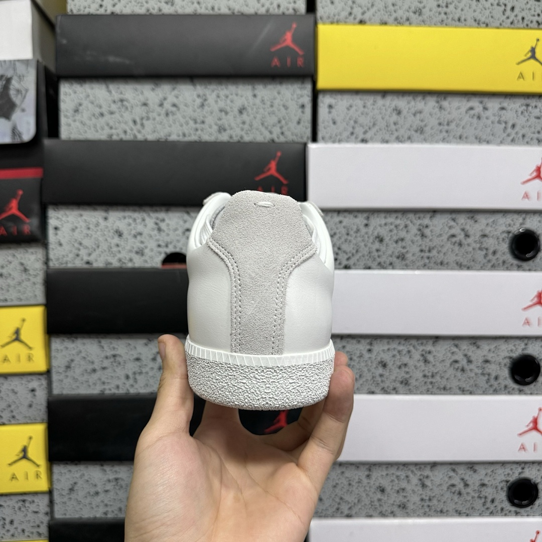 On Running Maison Margiela Replica Off White 101 Grey (Light Suede) - Image 4