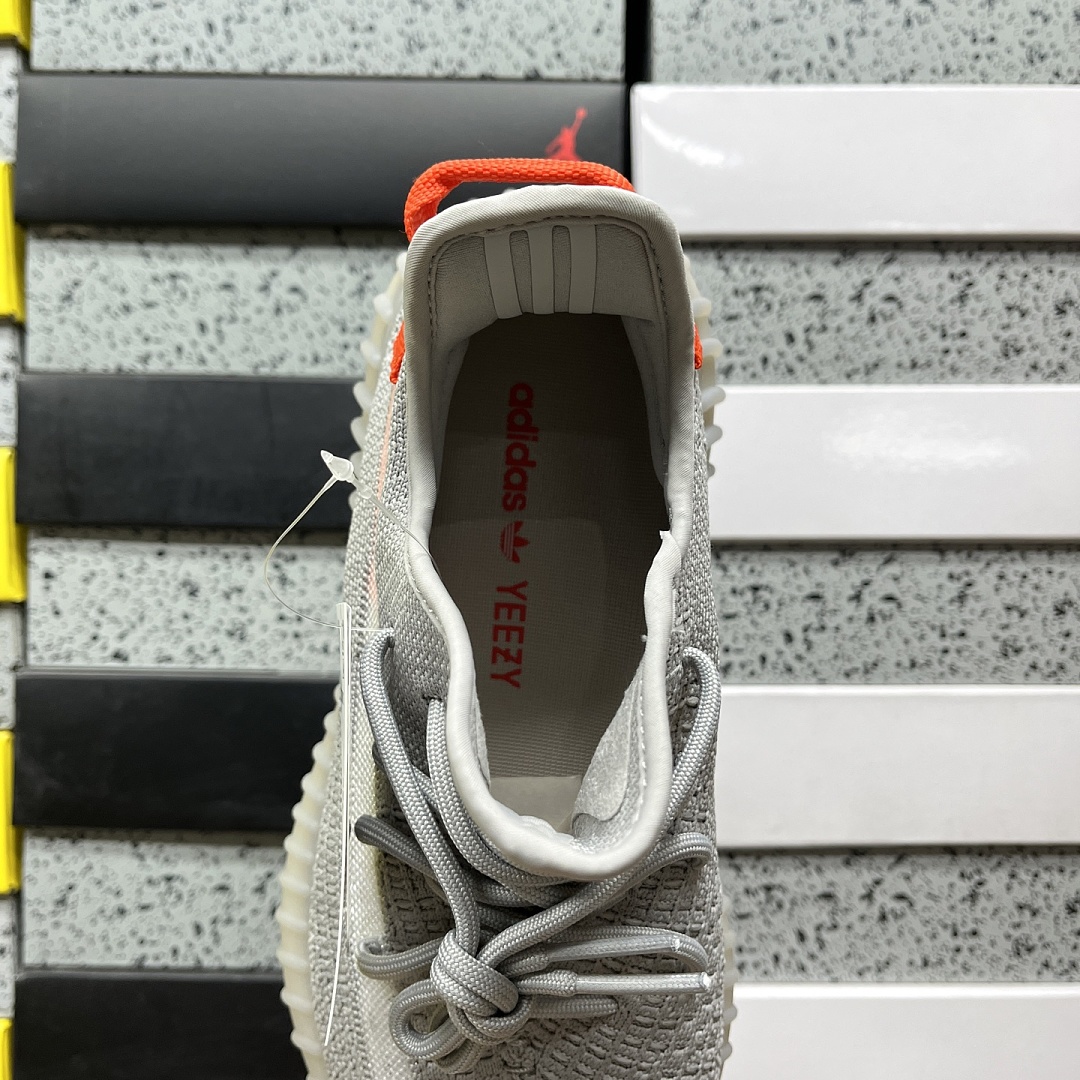 Adidas Yeezy Boost 350 V2 Tail Light - Image 2