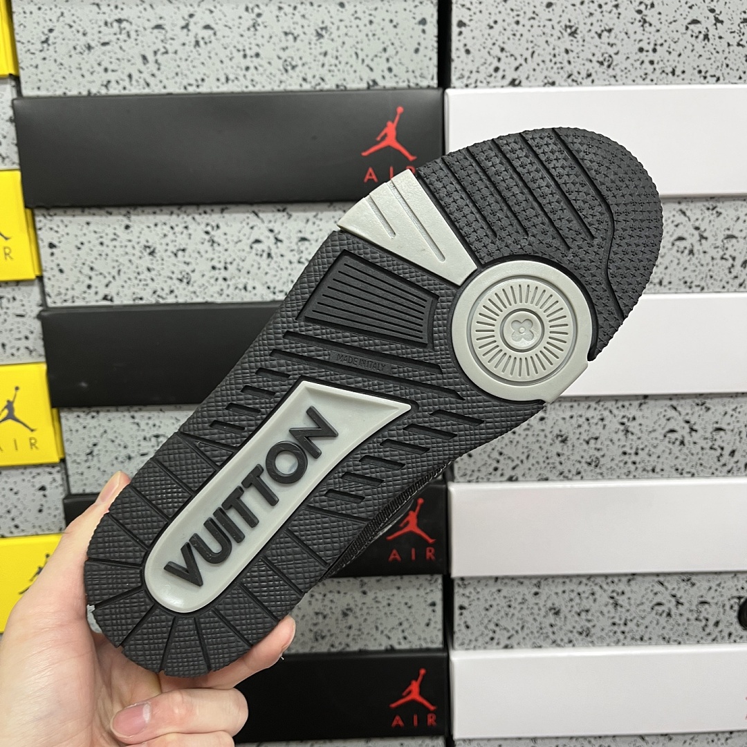 Louis Vuitton Trainer 1-14 - Image 6