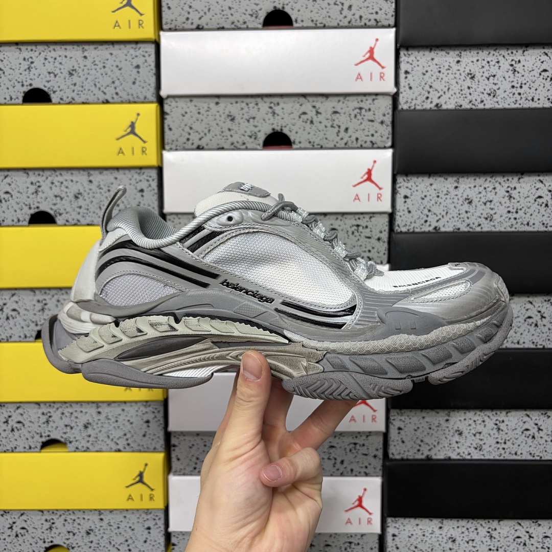 Balenciaga Triple S 2 - Image 4