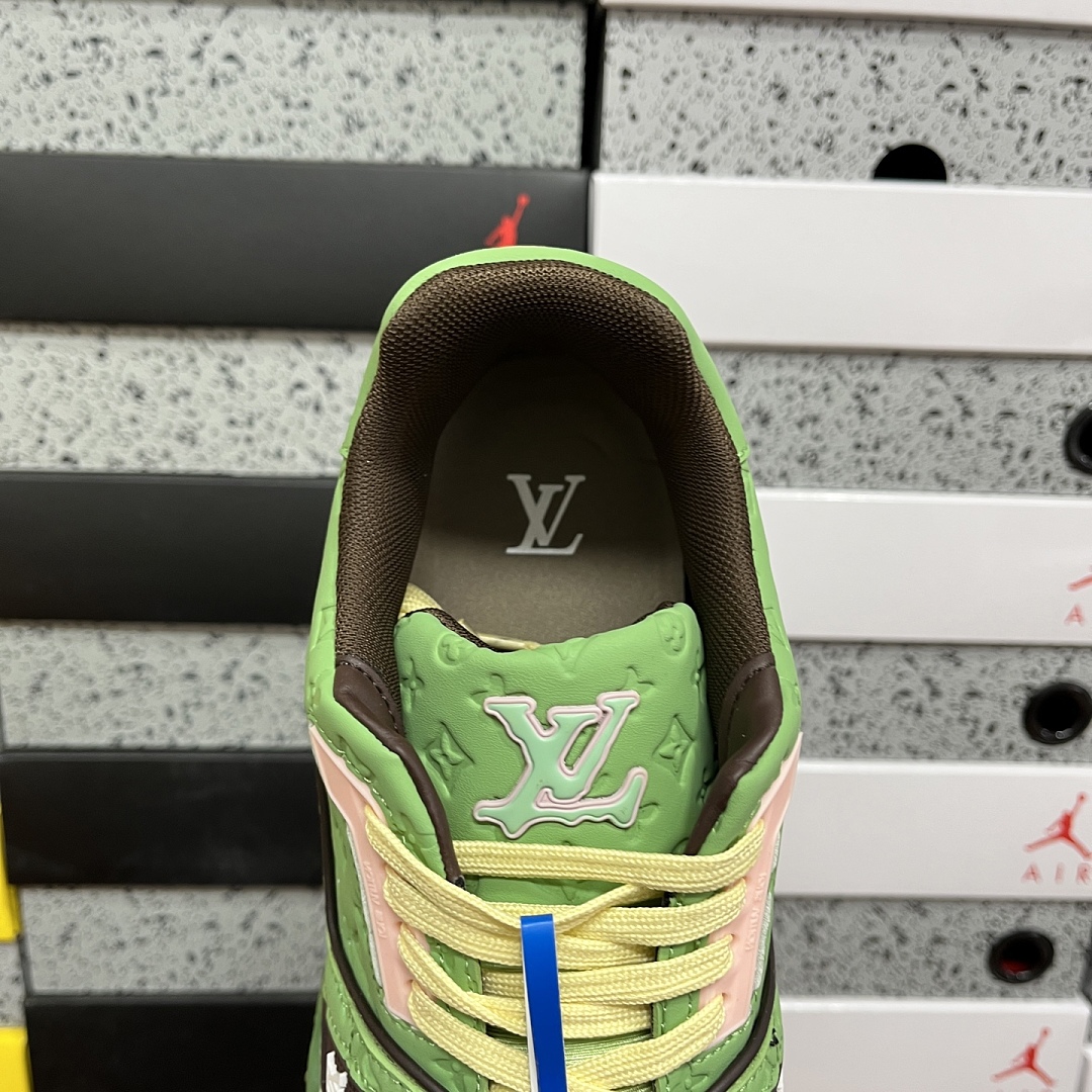 Louis Vuitton Trainer - Image 3
