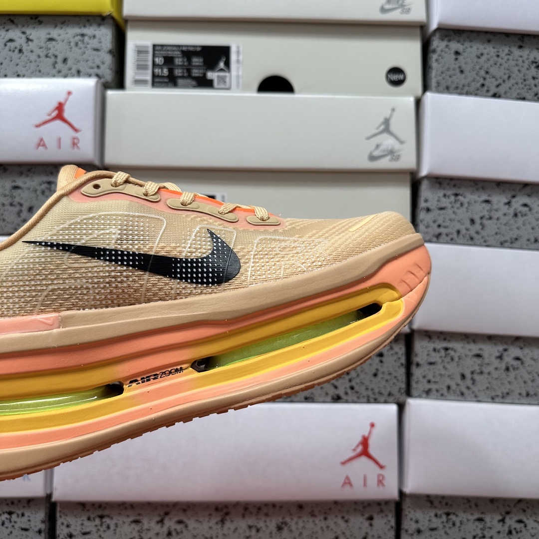 Nike Vomero Premium HQ2050-100 - Image 6