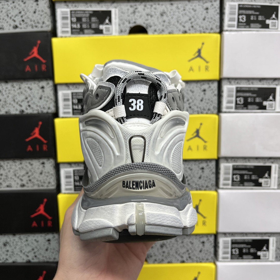 Balenciaga BLCG Runner 7.5 - Image 8