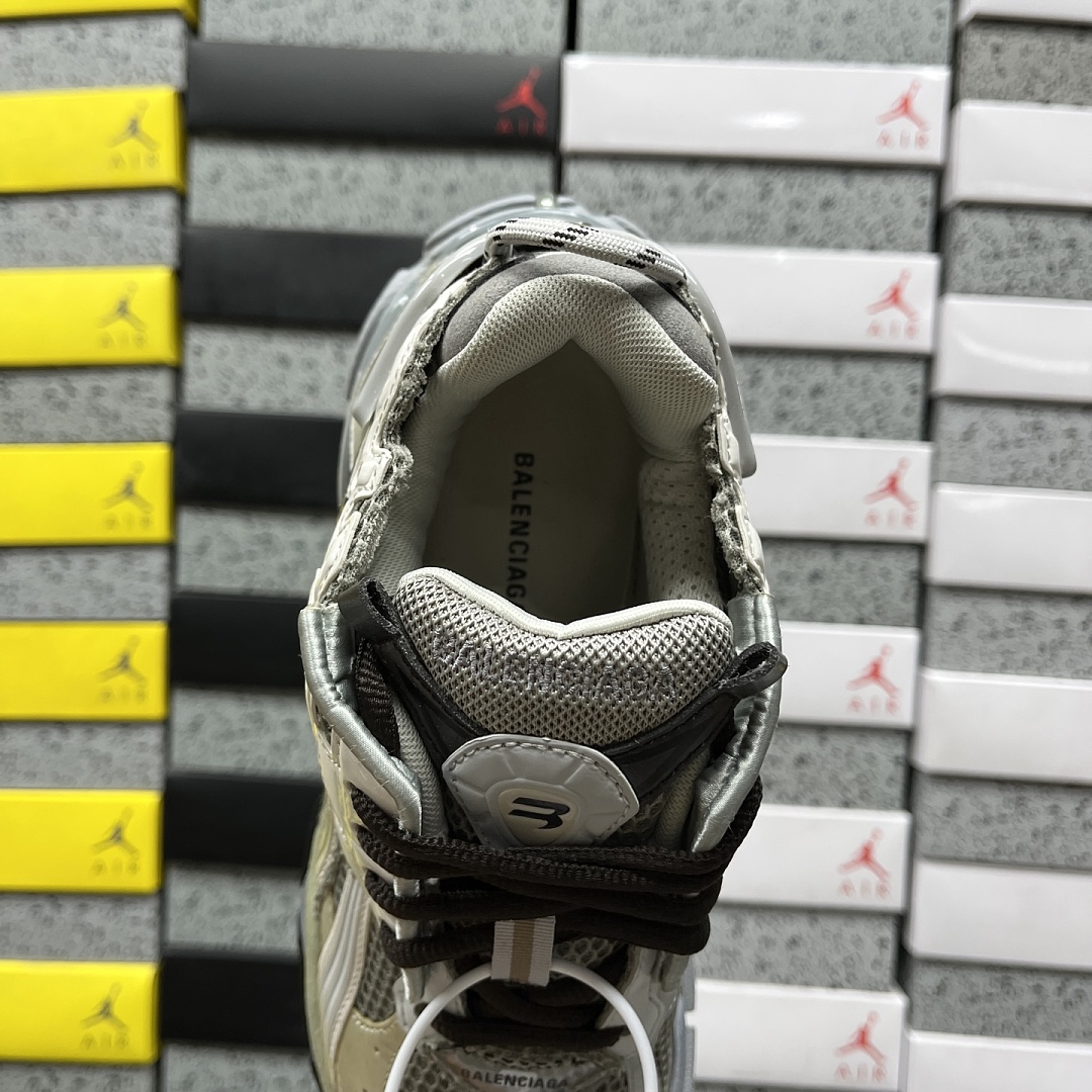 Balenciaga BLCG Runner 7.5 - Image 6