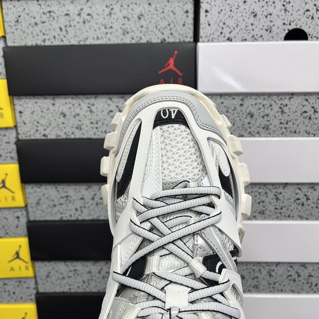 Balenciaga Track - Image 3