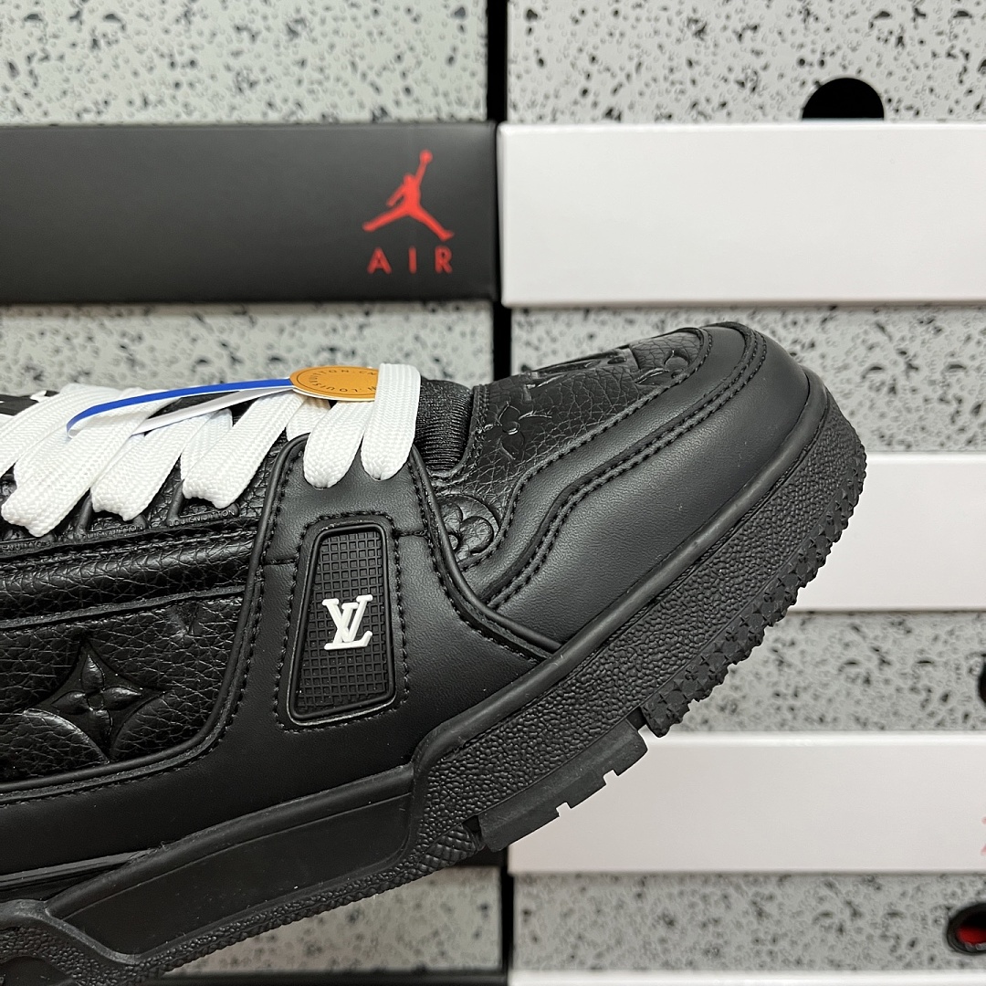 Louis Vuitton Trainer - Image 4