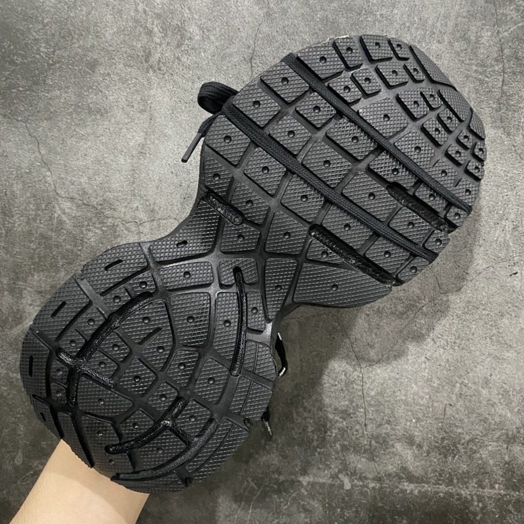 Balenciaga 3XL - Image 24