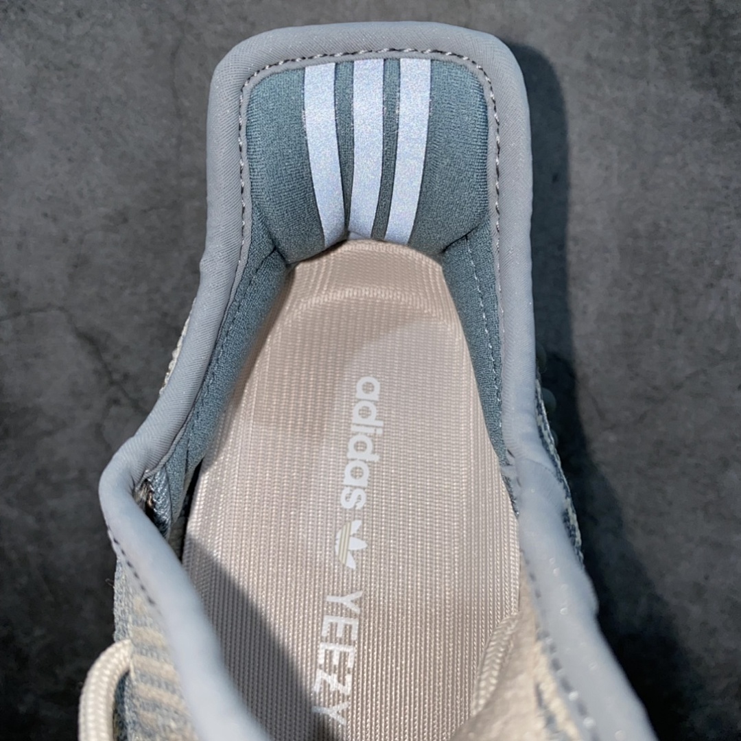 Adidas Yeezy - Image 17