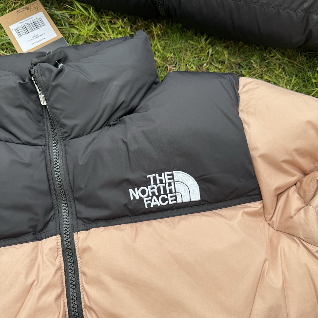 The North Face TNF 1996 Retro Nuptse 700 Fill Packable Jacket - Image 12