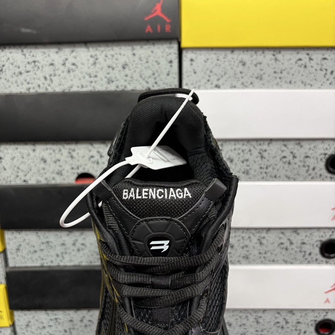 Balenciaga Runner 7 Gen (Black LED) - Image 9