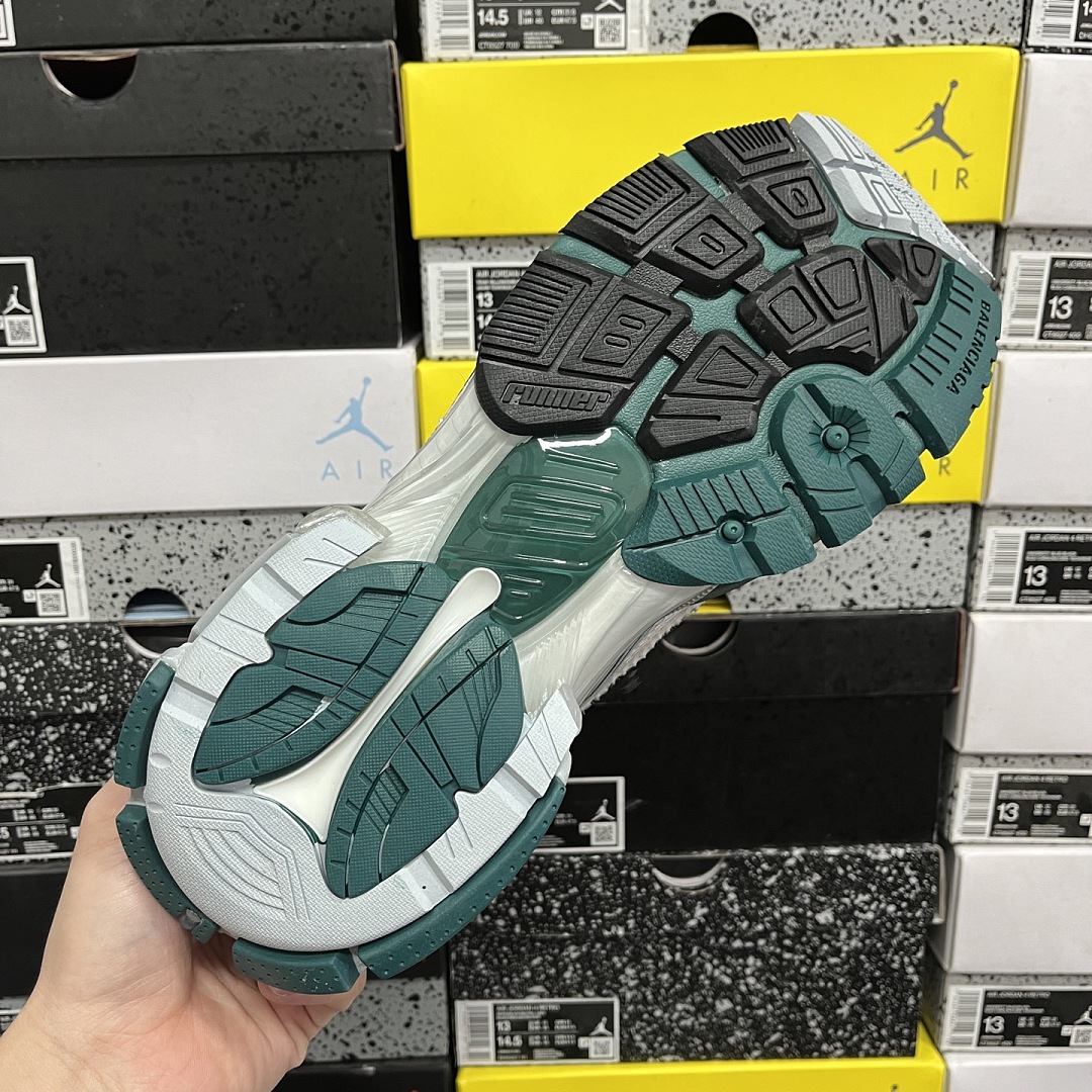 Balenciaga BLCG Runner 7.5 - Image 10