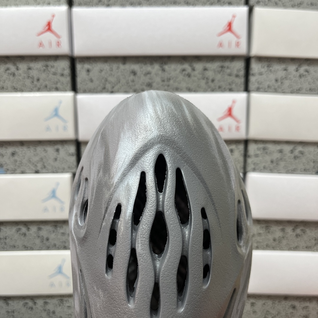 Adidas Slide/Foam Runner - Image 6