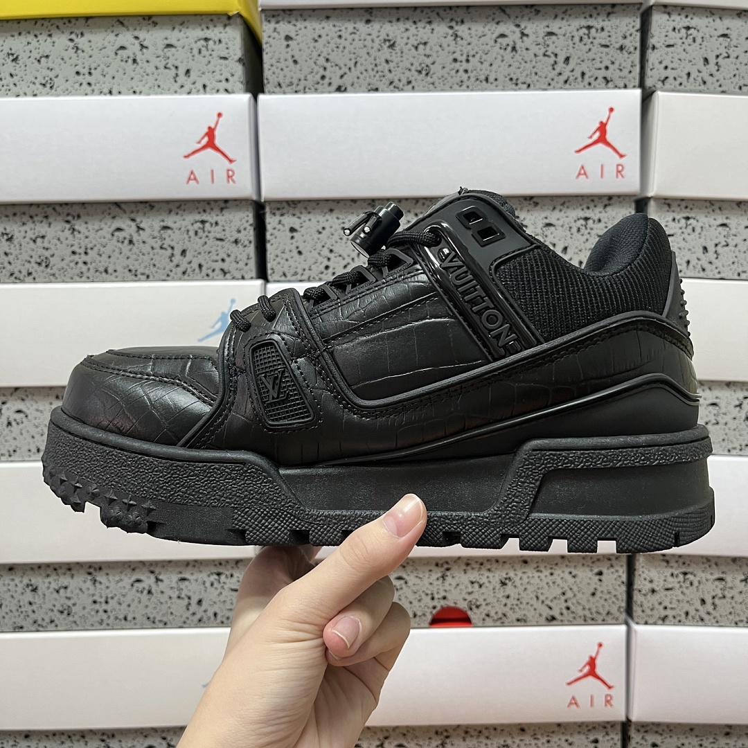 Louis Vuitton Trainer Maxi (Black) - Image 8