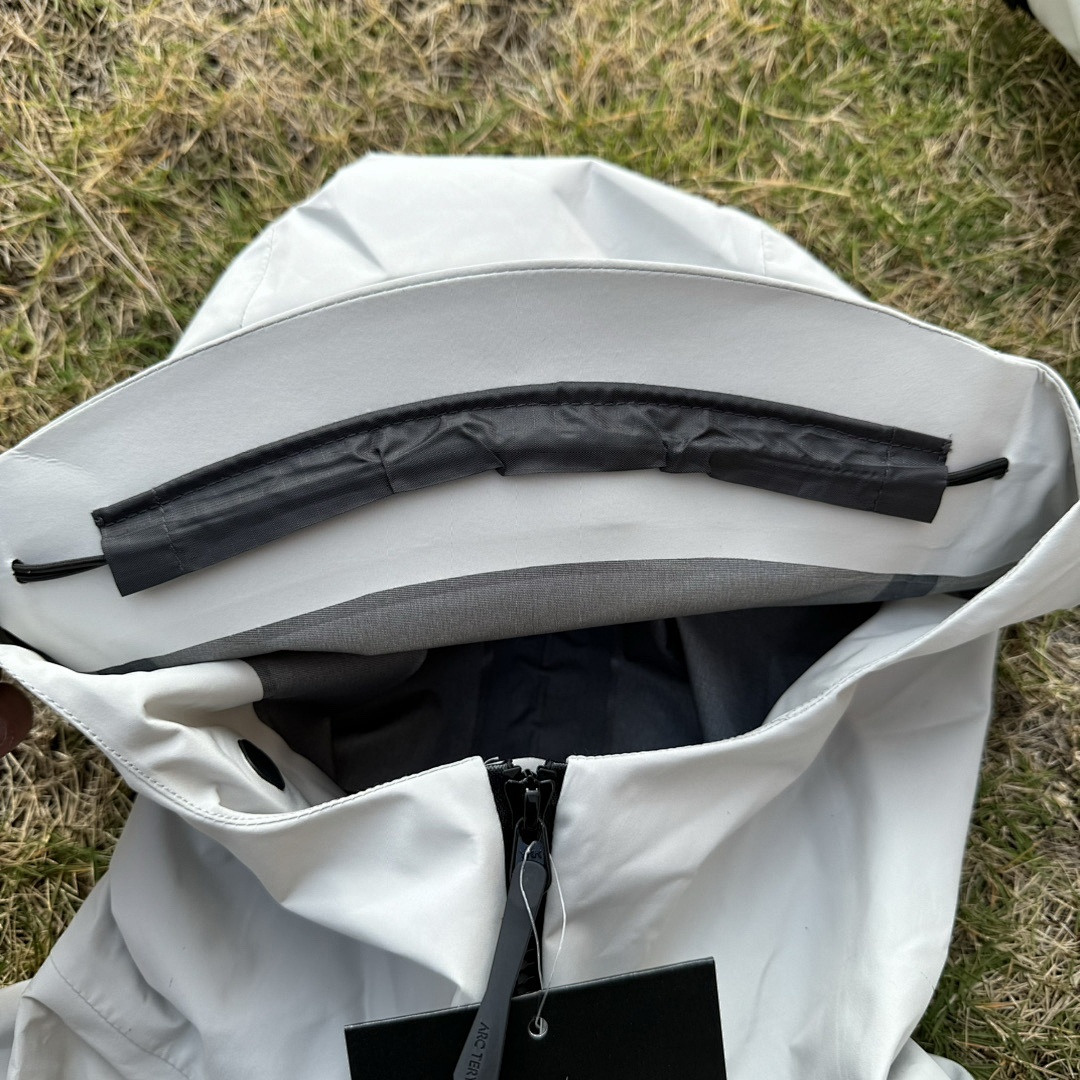 Arc'teryx Alpha Sv Jacket 6 Ivory Gen - Image 4