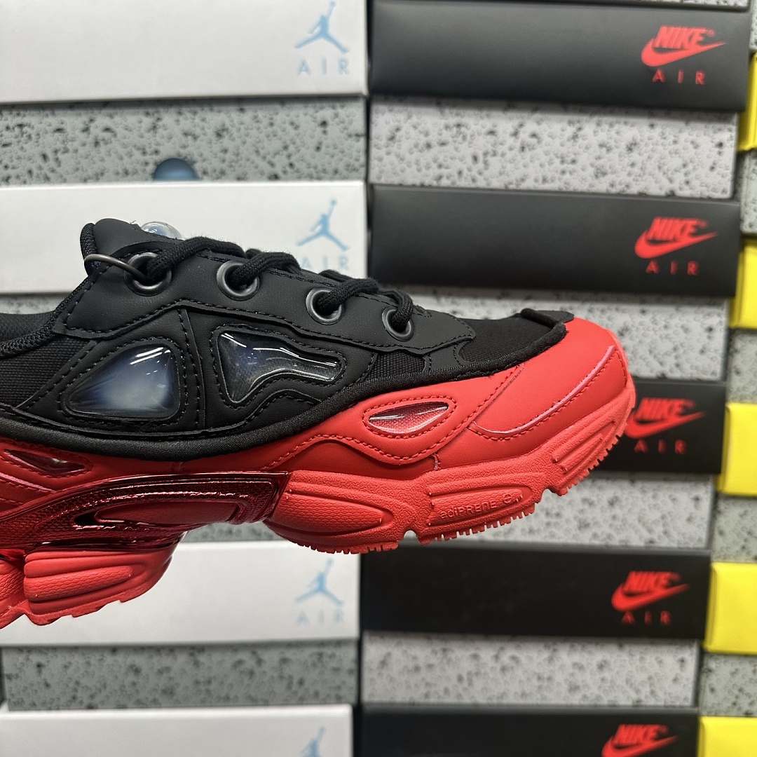 On Running Ozweego 3 Raf Simons Black Scarlet - Image 4