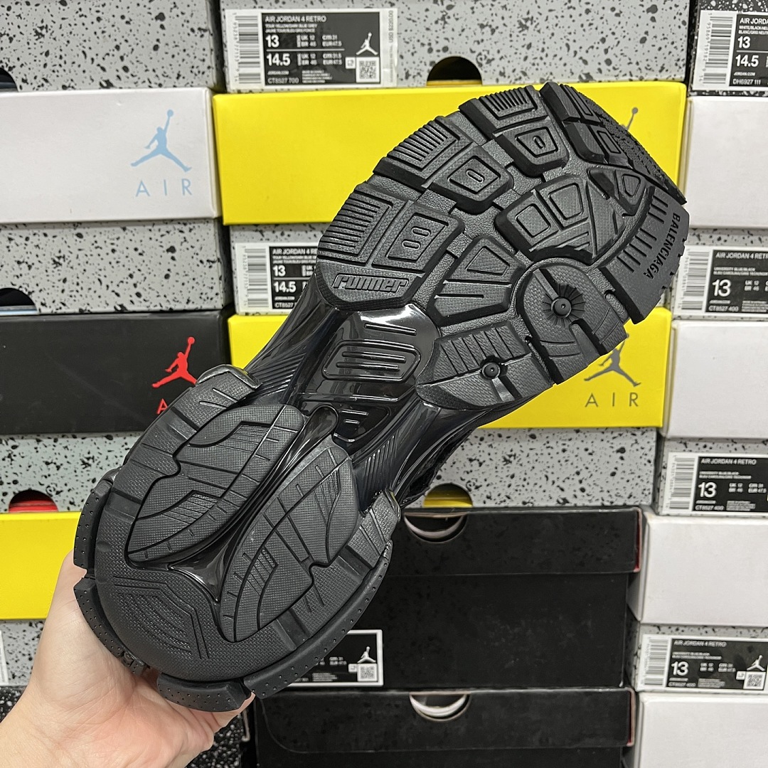 Balenciaga BLCG Runner 7.0 - Image 5