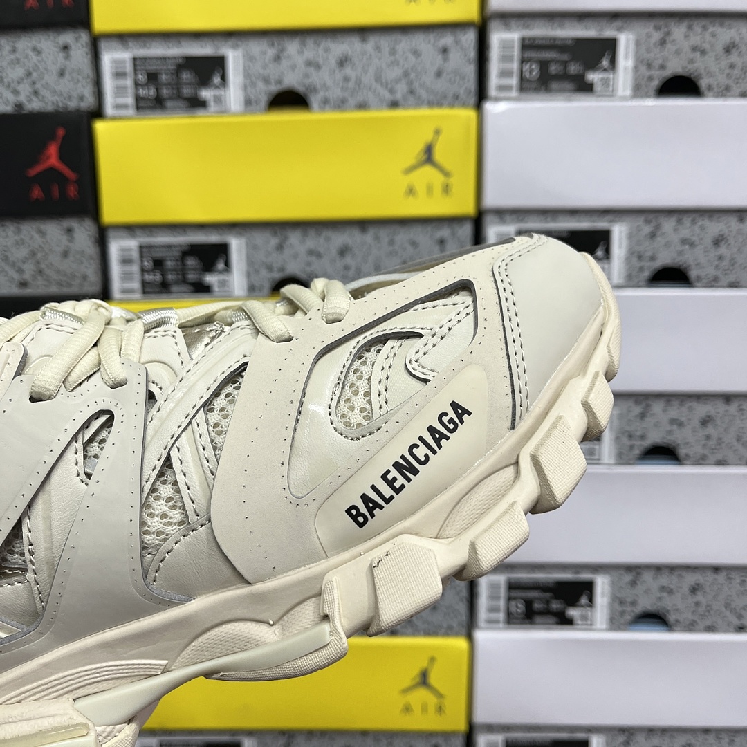 Balenciaga BLCG Track 3.0 - Image 5