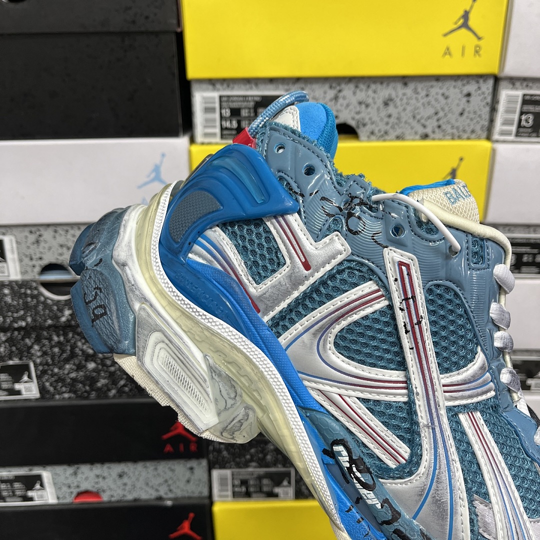 Balenciaga BLCG Runner 7.5 - Image 9