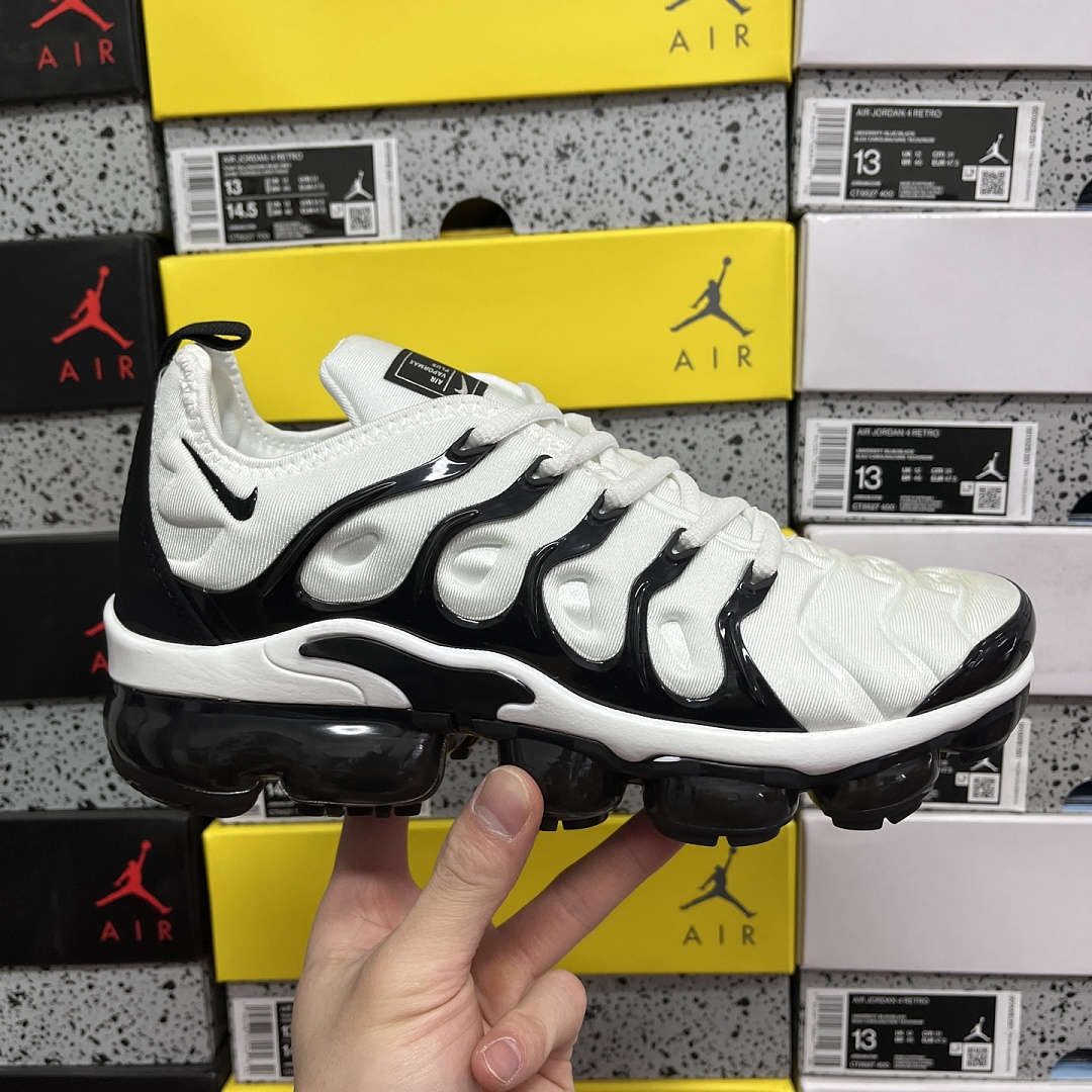 Nike Air VaporMax Plus - Image 6