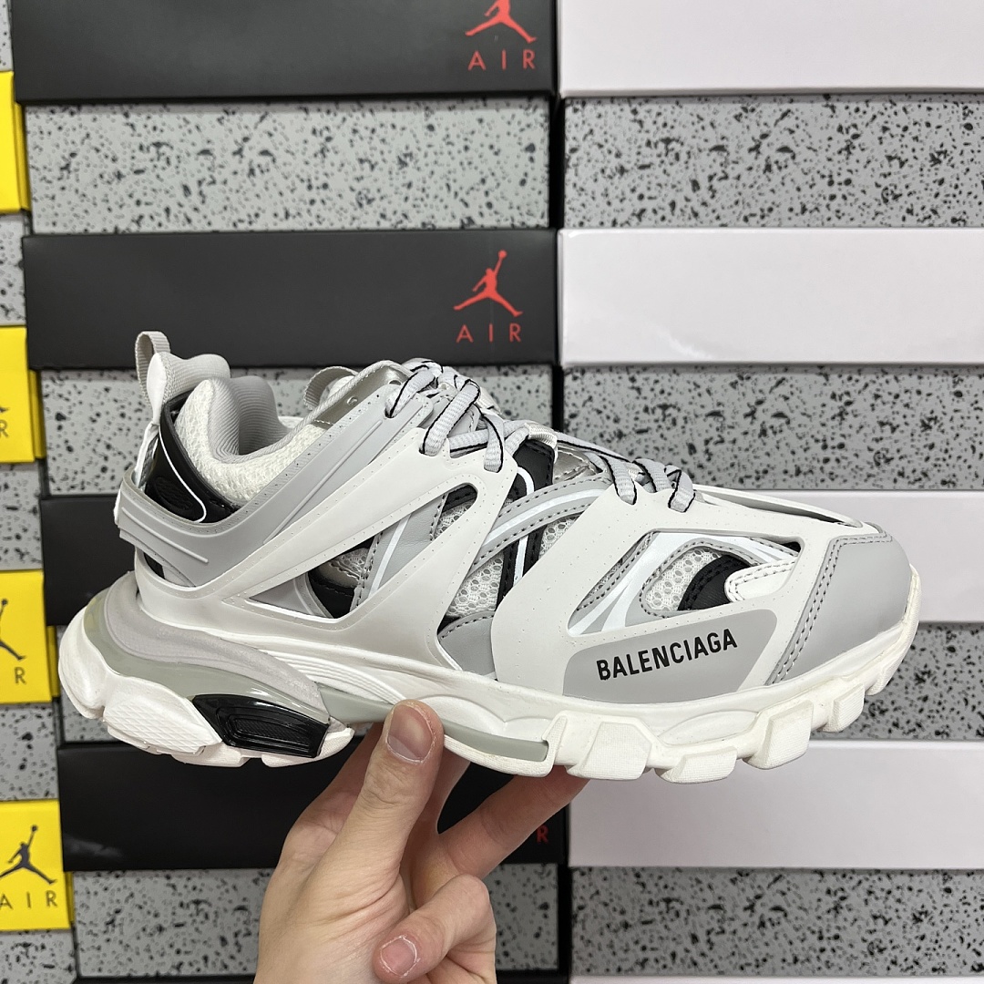 Balenciaga BLCG Track 3.0 - Image 2