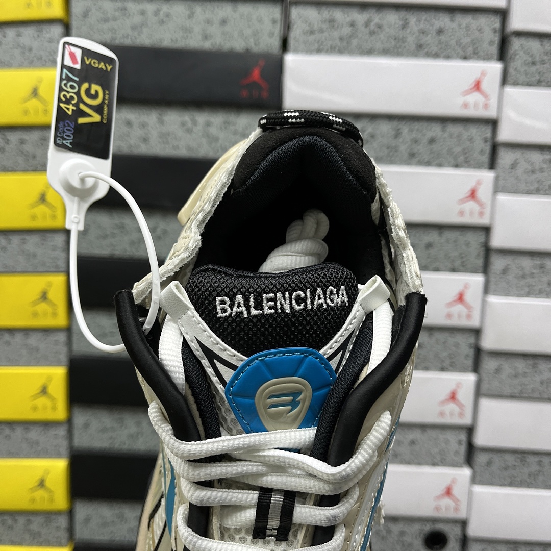 Balenciaga BLCG Runner - Image 55