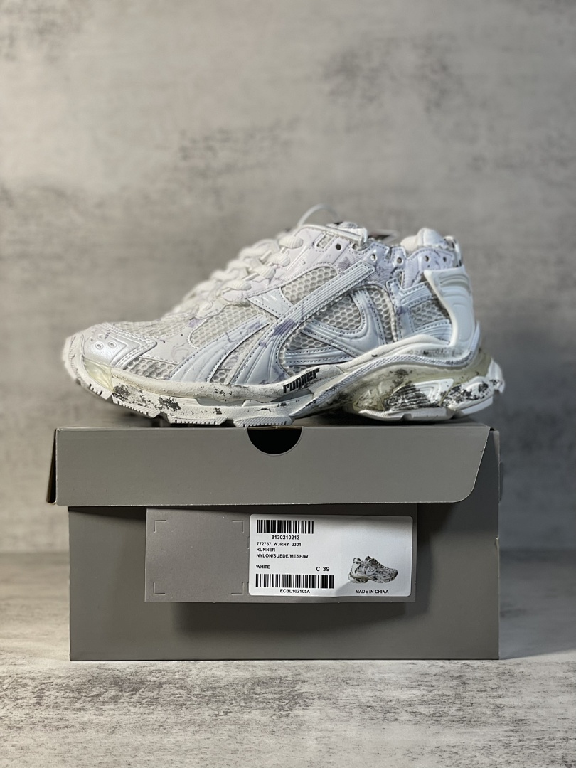 Balenciaga Runner 7.5 - Image 53