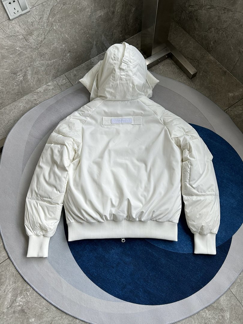 Canada Goose Chilliwack Bomber Jacket - Image 9
