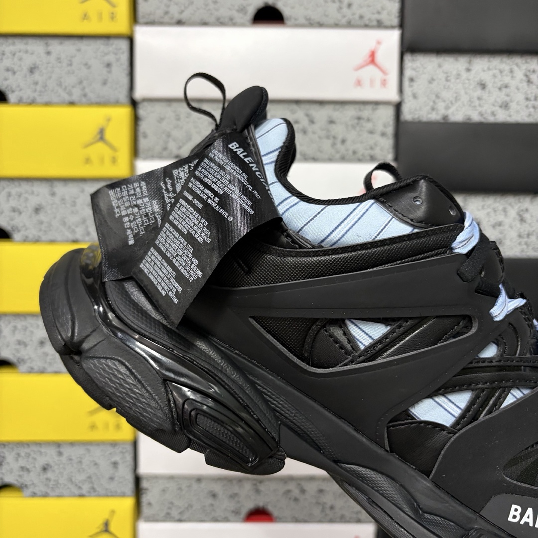 Balenciaga BLCG Track 3.0 - Image 11