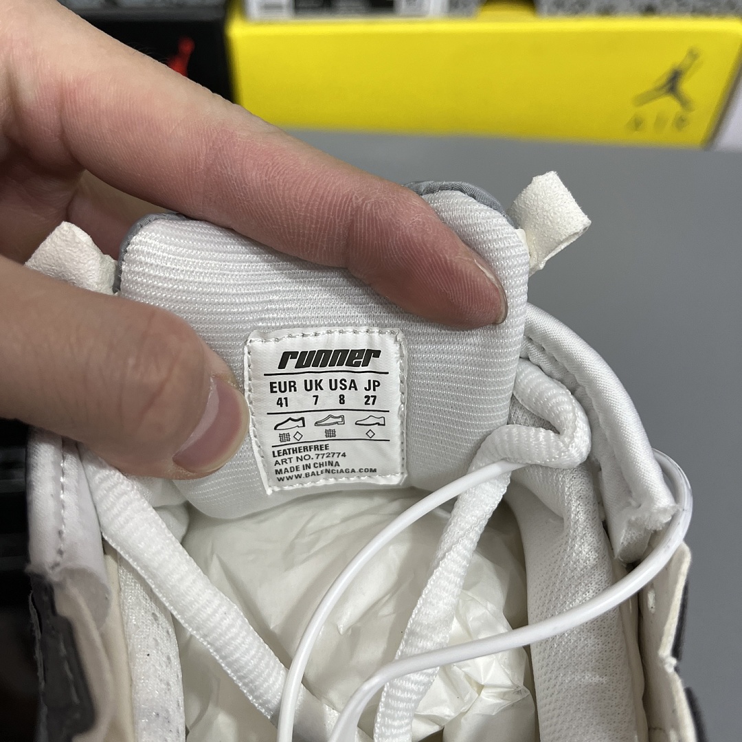 Balenciaga BLCG Runner 7.5 - Image 9