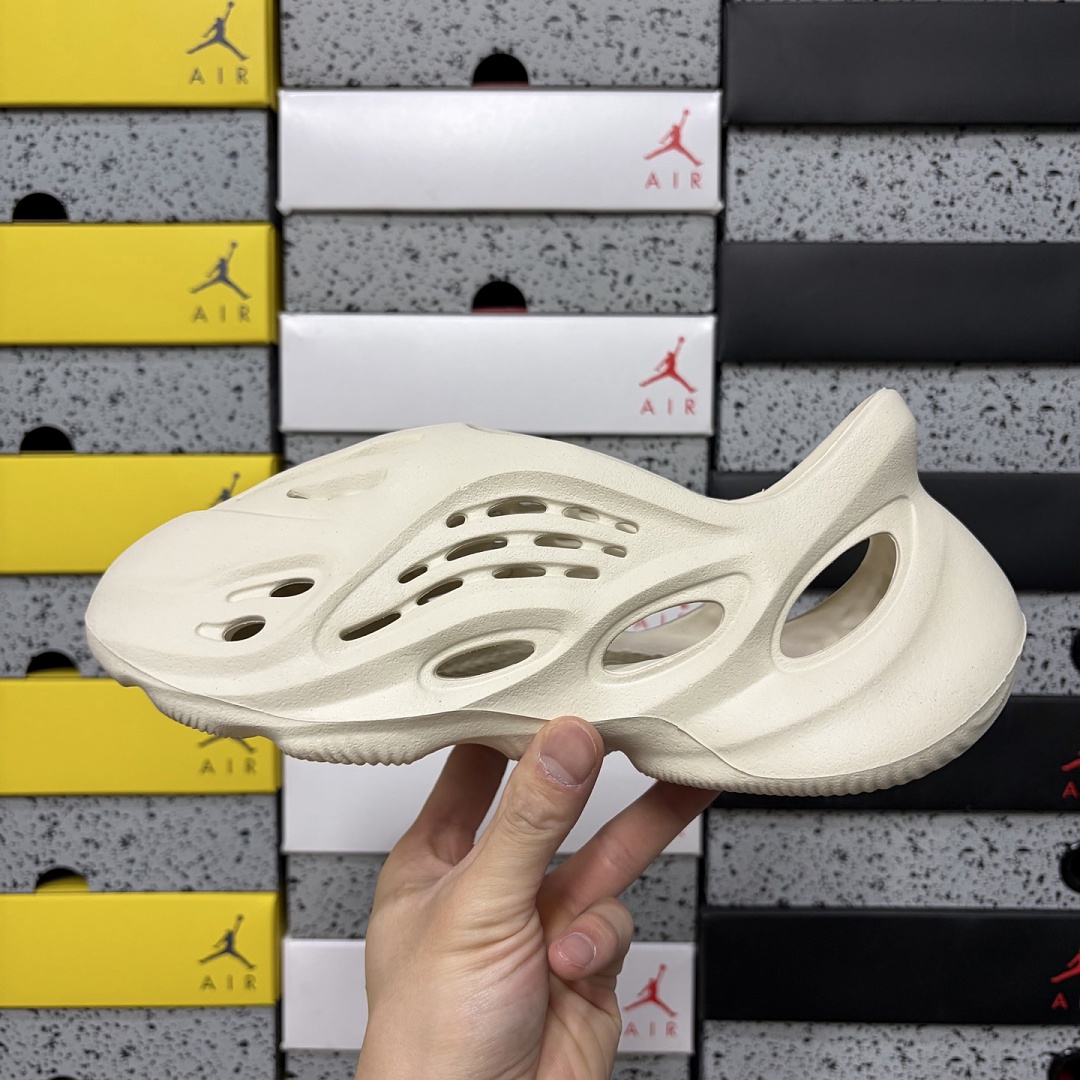 Adidas Yeezy Foam RNNR Ararat Clogs - Image 10
